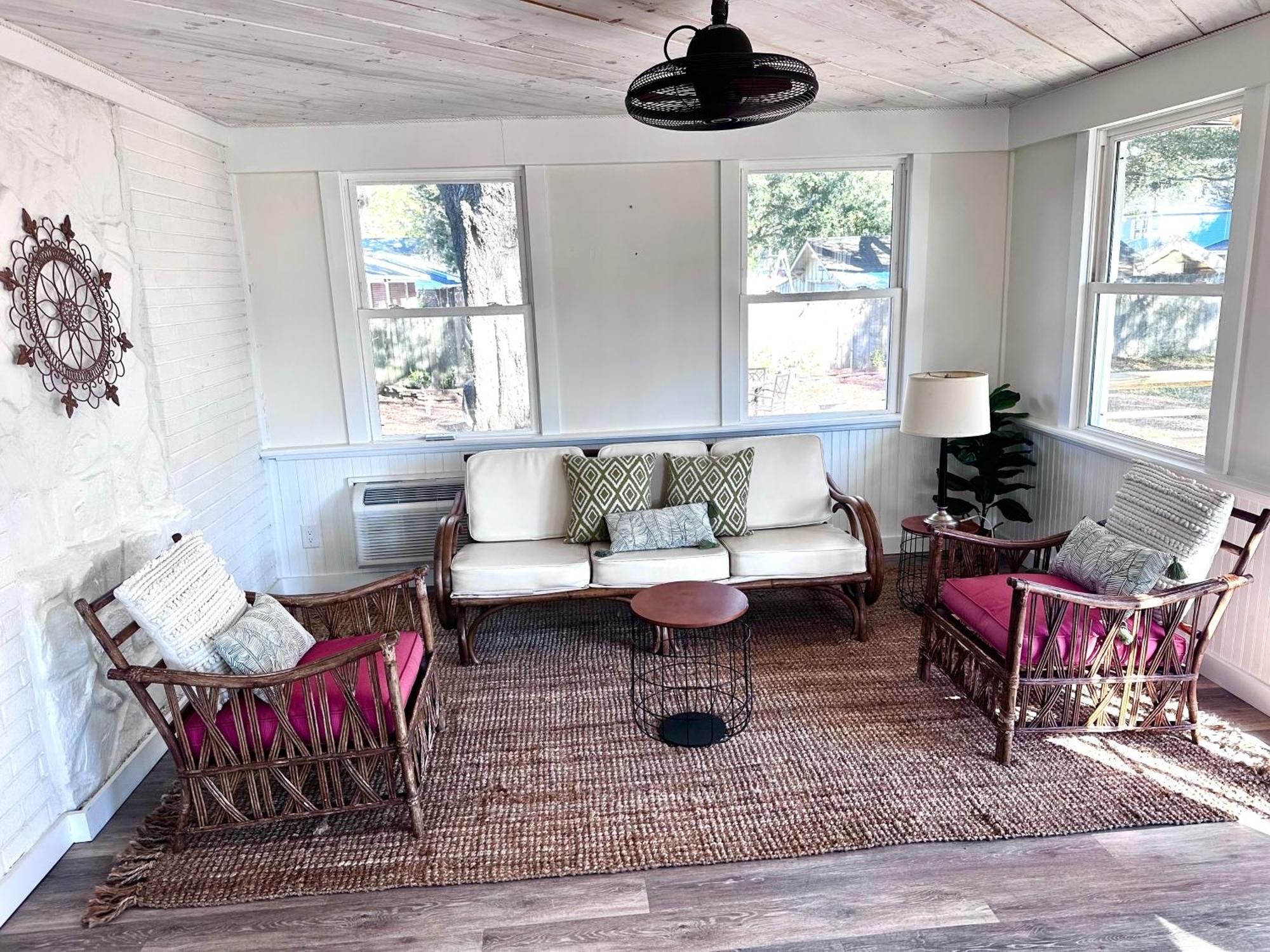 Pack Your Bags And Leave Tonight! Wilmington Exterior photo